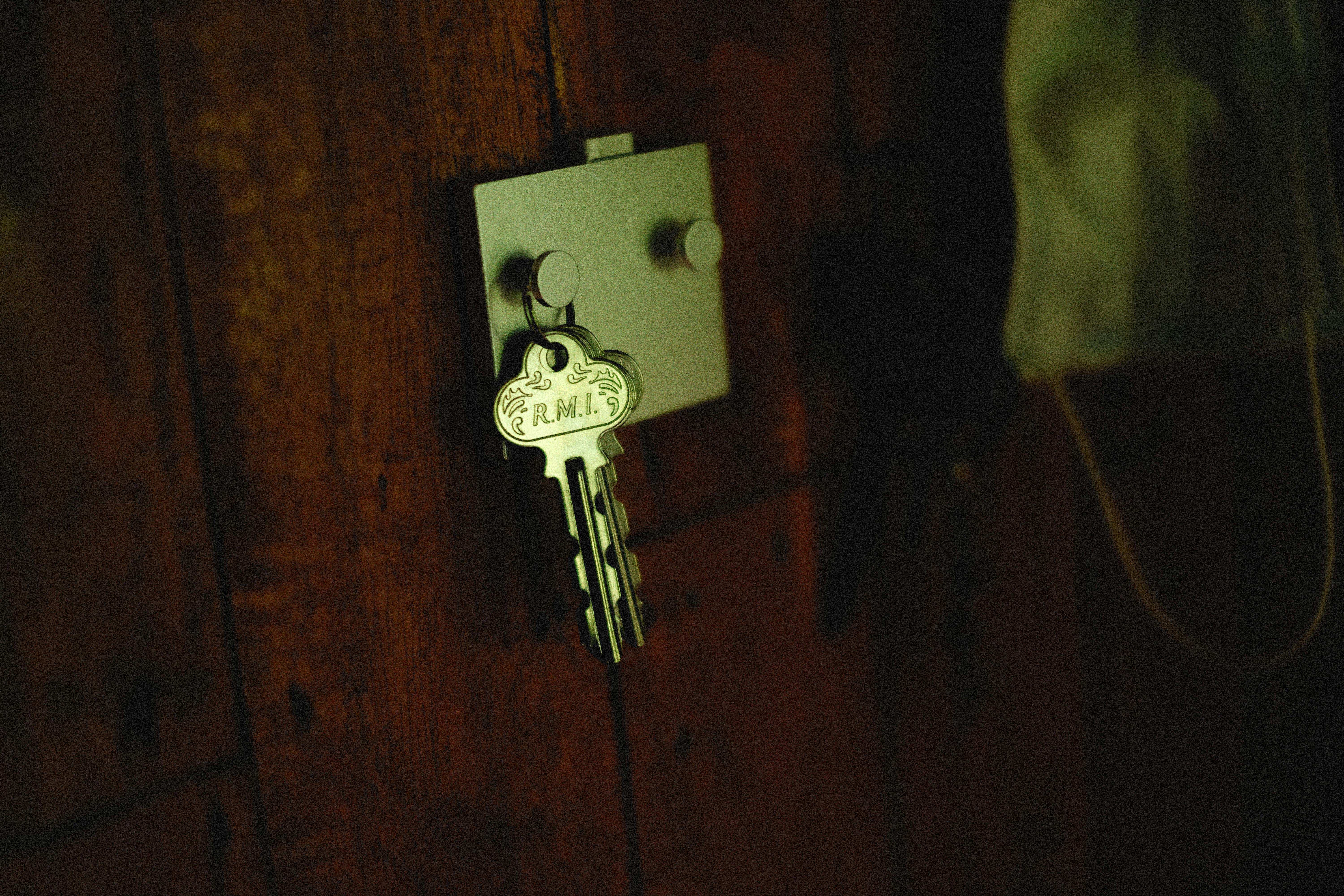 Professional key cutting service